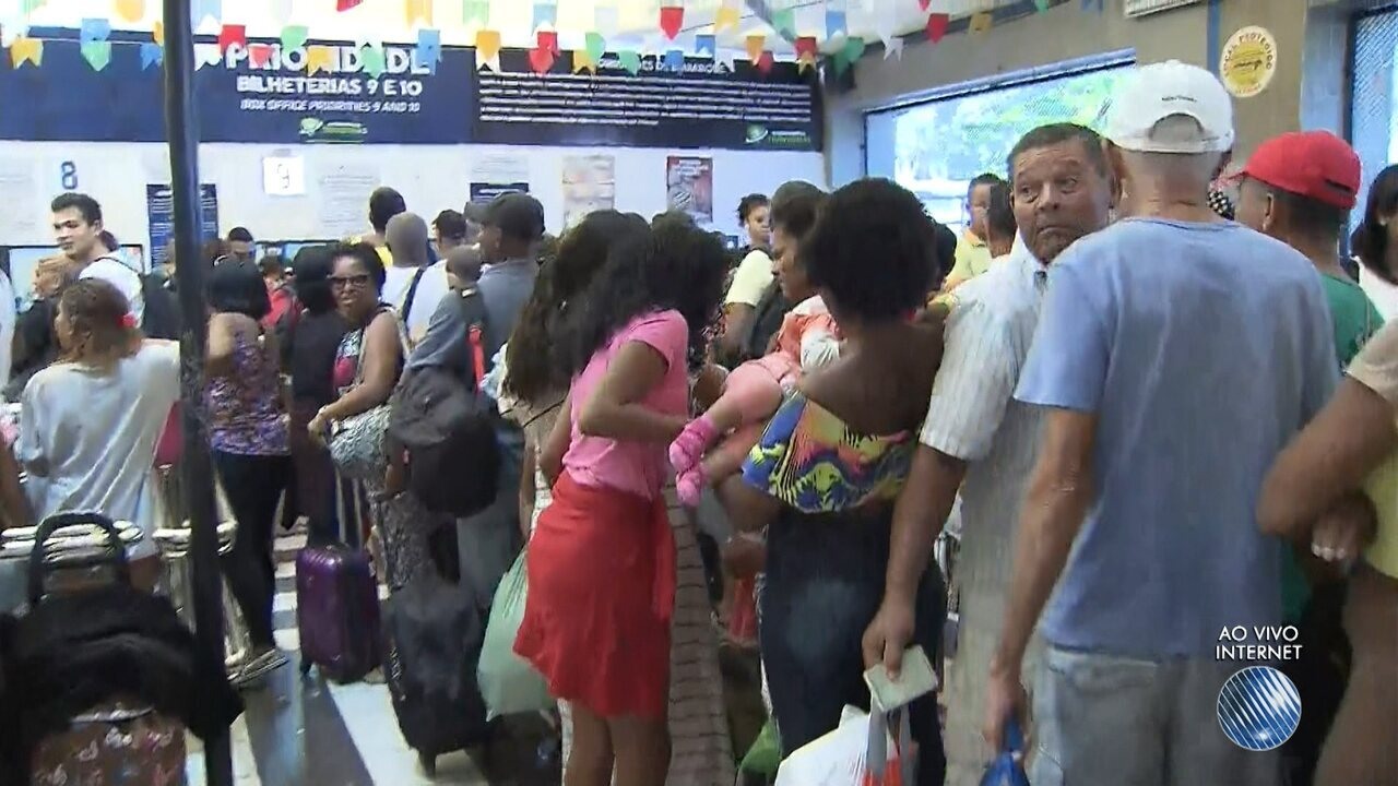 Resultado de imagem para Ferry boat tem espera de 1h para motoristas e pedestres; saídas ocorrem a cada 30 minutos nesta quarta-feira