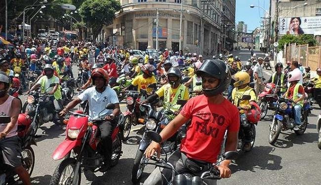 Resultado de imagem para fotos de moto taxistas de salvador