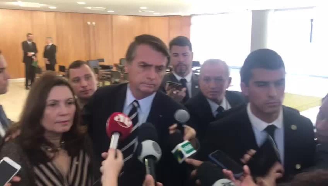 Resultado de imagem para 'Deixa as investigaÃ§Ãµes continuarem', diz Bolsonaro sobre ministro do Turismo