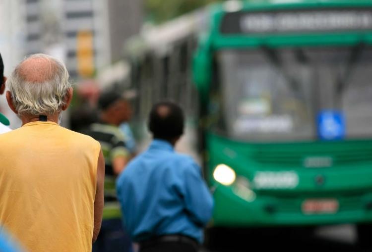 Ônibus devem voltar a circular a partir das 8h - Foto: Joá Souza | Ag. A TARDE | 22.09.2016