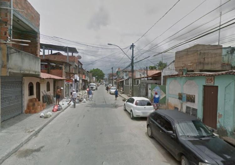 Estupro e tentativa de linchamento aconteceram na rua Lauro de Freitas - Foto: Reprodução | Google Maps