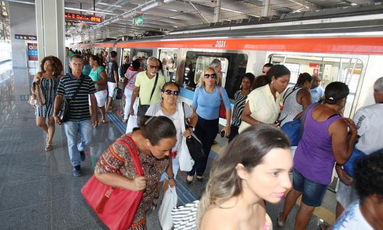 População usa o metrô para encurtar o tempo de deslocamento - Foto: Luciano da Matta l Ag. A TARDE