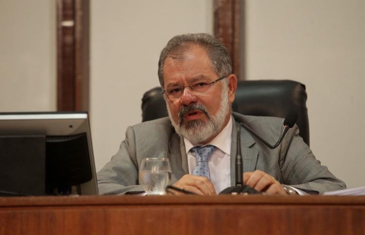 Nilo disse que sairá candidato a deputado federal em 2018 - Foto: Adilton Venegeroles | Ag. A TARDE | 14.12.2016