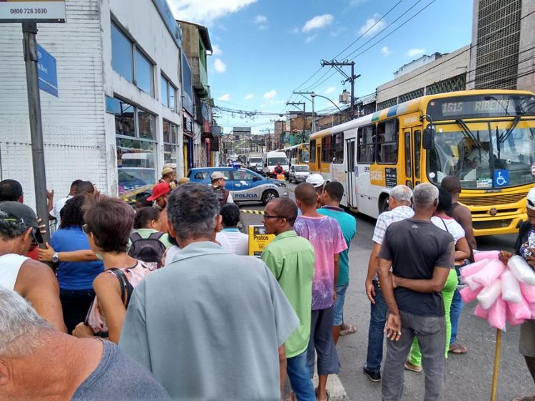 Everton Santos foi baleado e morto por viatura policial que trafegava na região - Foto: Euzeni Daltro | Ag. A TARDE