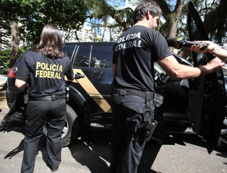 Cerca de 90 policiais federais participam da Operação Adinamia - Foto: Joá Souza | Ag. A TARDE | 16.10.2017