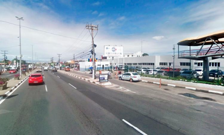 O protesto acontece nas proximidades do Hospital Menando de Farias, em Laudo de Freitas - Foto: Reprodução | Google Maps