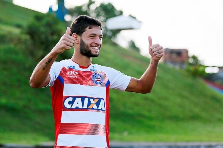 O lateral-esquerdo de 20 anos disputou 17 jogos pelo Tricolor na Série A e chamou atenção do Corinthians - Foto: Felipe Oliveira l EC Bahia