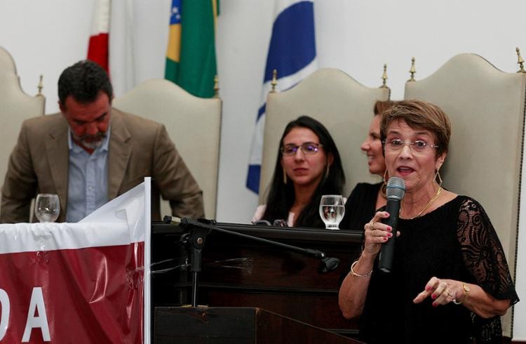 Delaíde Arantes se disse contrária às propostas do governo durante seminário realizado, nesta segunda-feira, 13, em Salvador - Foto: Adilton Venegeroles l Ag. A TARDE