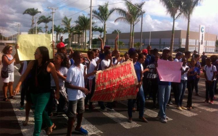 Manifestação afetou trânsito na avenida Orlando Gomes - Foto: Foto do Leitor | Via WhatsApp