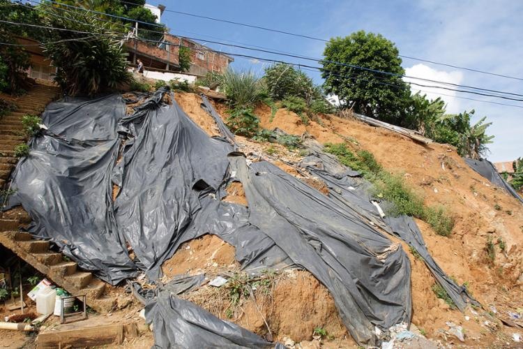 A segunda etapa de contenção da encosta no Marotinho, Bom Juá, terá a ordem de serviço assinada este mês - Foto: Margarida Neide l Ag. A TARDE