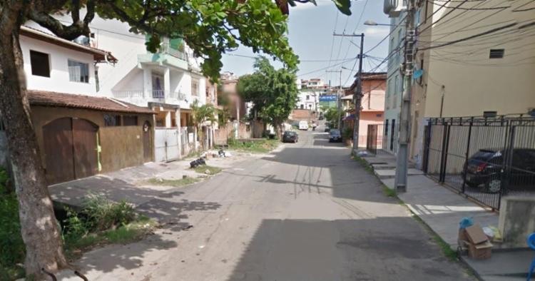 Vítima morava na rua do Bispo, no bairro de Nova Brasília de Itapuã - Foto: Reprodução | Google Maps