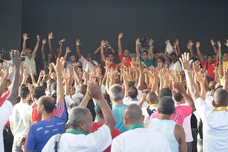 Categoria votou a favor da proposta que pôs fim ao processo que apontava para a greve - Foto: Mila Cordeiro l Ag. A TARDE