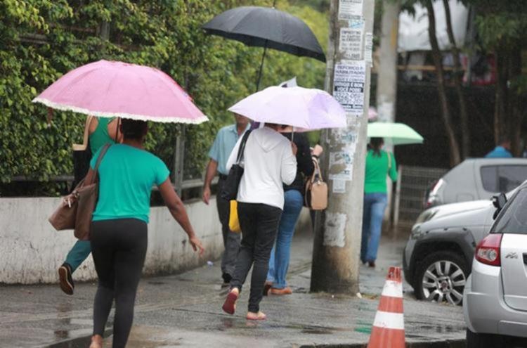 Tempo chuvoso deve permanecer até o próximo domingo - Foto: Joá Souza | Ag. A TARDE