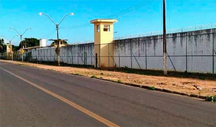 Os detentos só poderão sair do complexo mediante o uso das tornozeleiras eletrônicas - Foto: Aldo Matos | Reprodução | Acorda Cidade