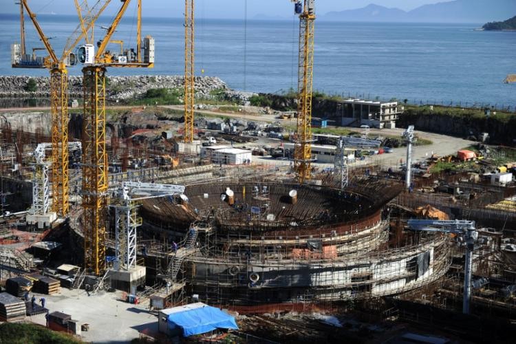 Custo bilionÃ¡rio para concluir ou desmontar a usina levou o TCU a abrir auditoria na Aneel - Foto: Vanderlei Almeida | AFP