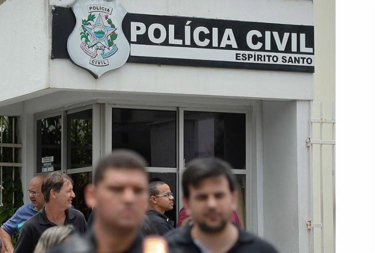 De acordo com a PolÃ­cia Civil, o menino caiu no quintal da residÃªncia da vizinha - Foto: TÃ¢nia RÃªgo l AgÃªncia Brasil