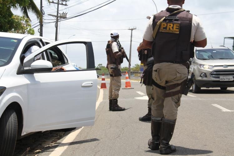 FiscalizaÃ§Ã£o foi intensificada nos acessos das principais festas - Foto: Alberto Maraux l DivulgaÃ§Ã£o