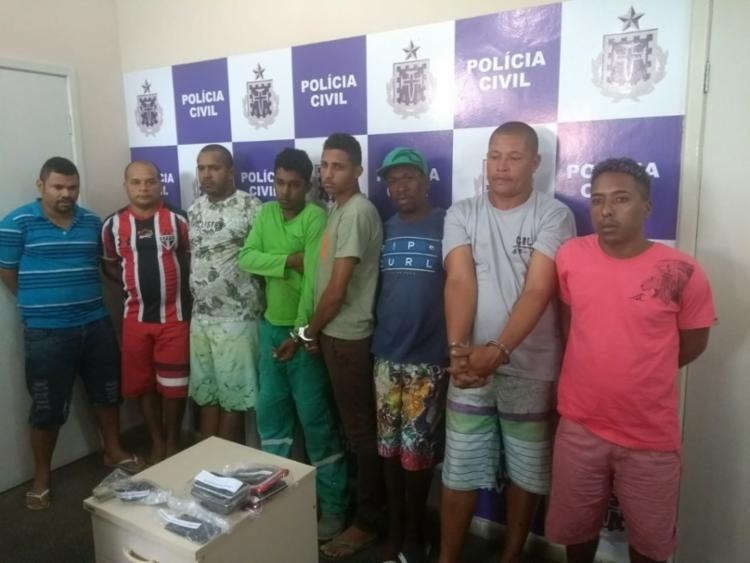 Mandados de prisÃ£o foram cumpridos no Conjunto Prisional da cidade e em endereÃ§os utilizados pela organizaÃ§Ã£o criminosa 'Raio A' - Foto: DivulgaÃ§Ã£o l SSP-BA