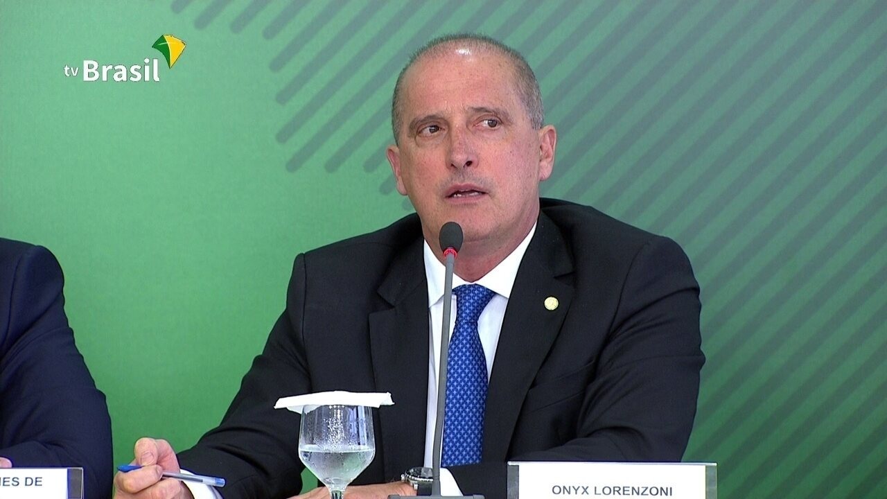 Resultado de imagem para Governo anuncia crÃ©dito de R$ 30 mil para caminhoneiros autÃ´nomos e investimento de R$ 2 bi em rodovias