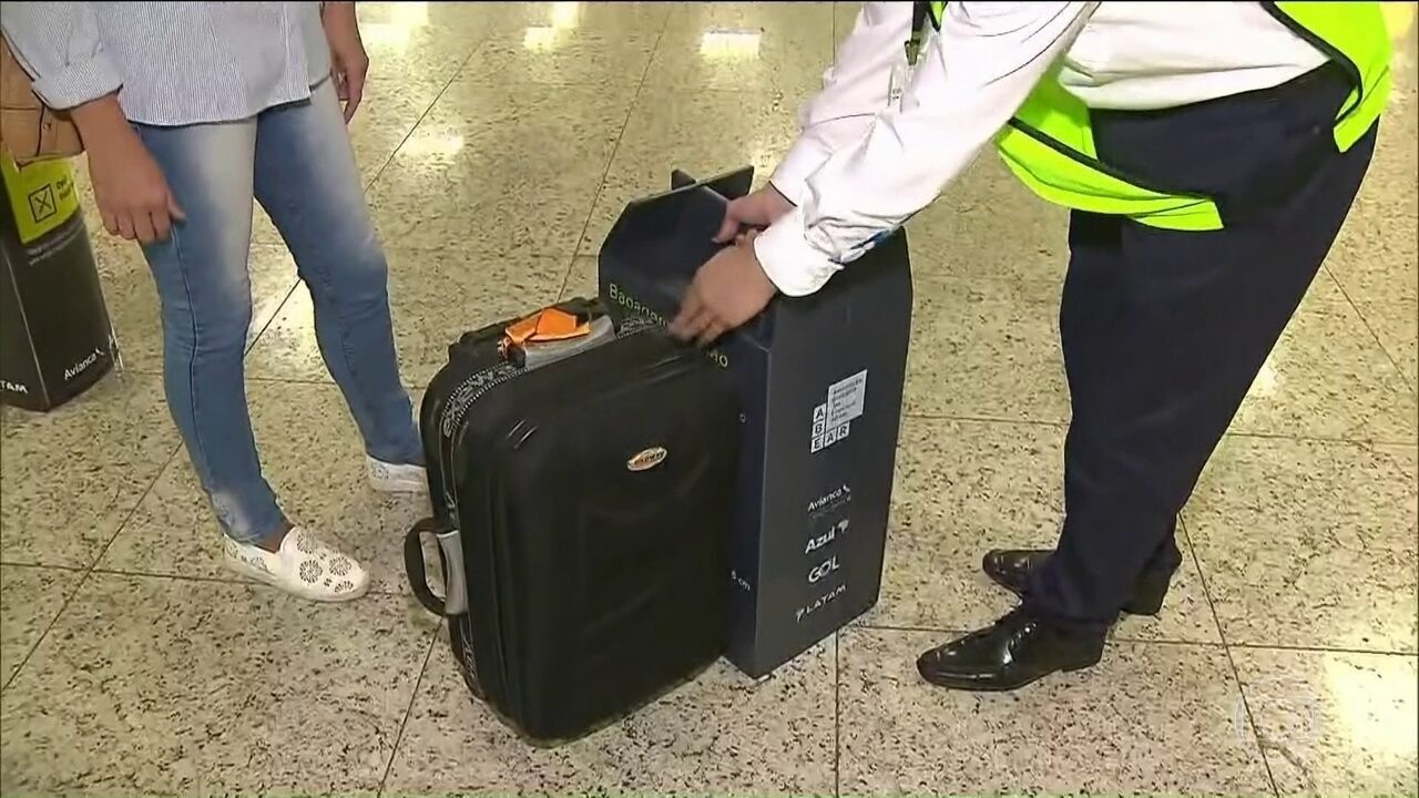 Resultado de imagem para Despacho de bagagem de mÃ£o fora do padrÃ£o comeÃ§a em aeroportos de Guarulhos e Salvador