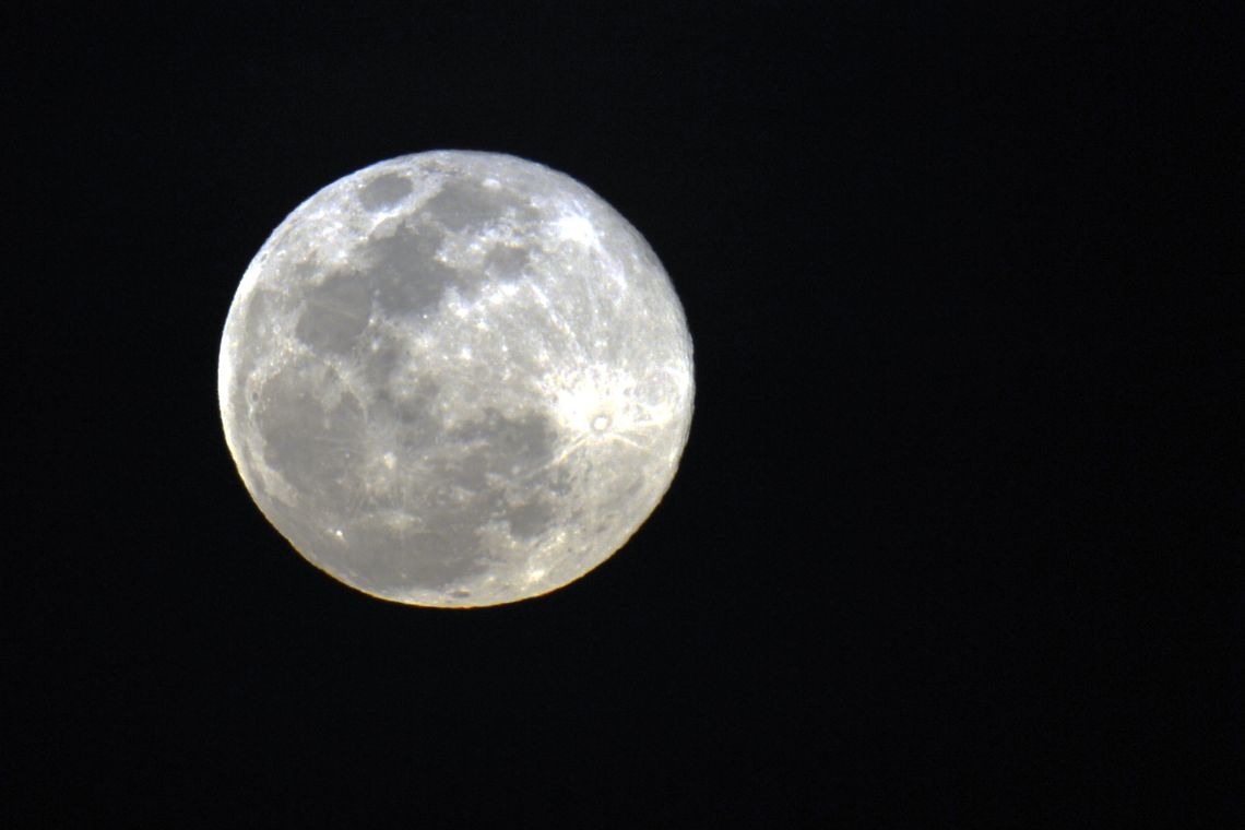 Superlua enfeita o cÃ©u no Dia dos Pais (Marcello Casal Jr/AgÃªncia Brasil)