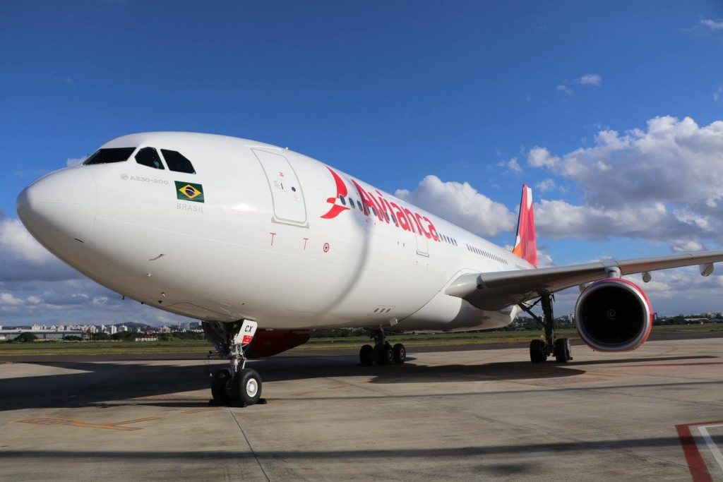 Resultado de imagem para Azul faz nova proposta pela Avianca; oferta de R$ 573 milhÃµes visa voos da ponte aÃ©rea