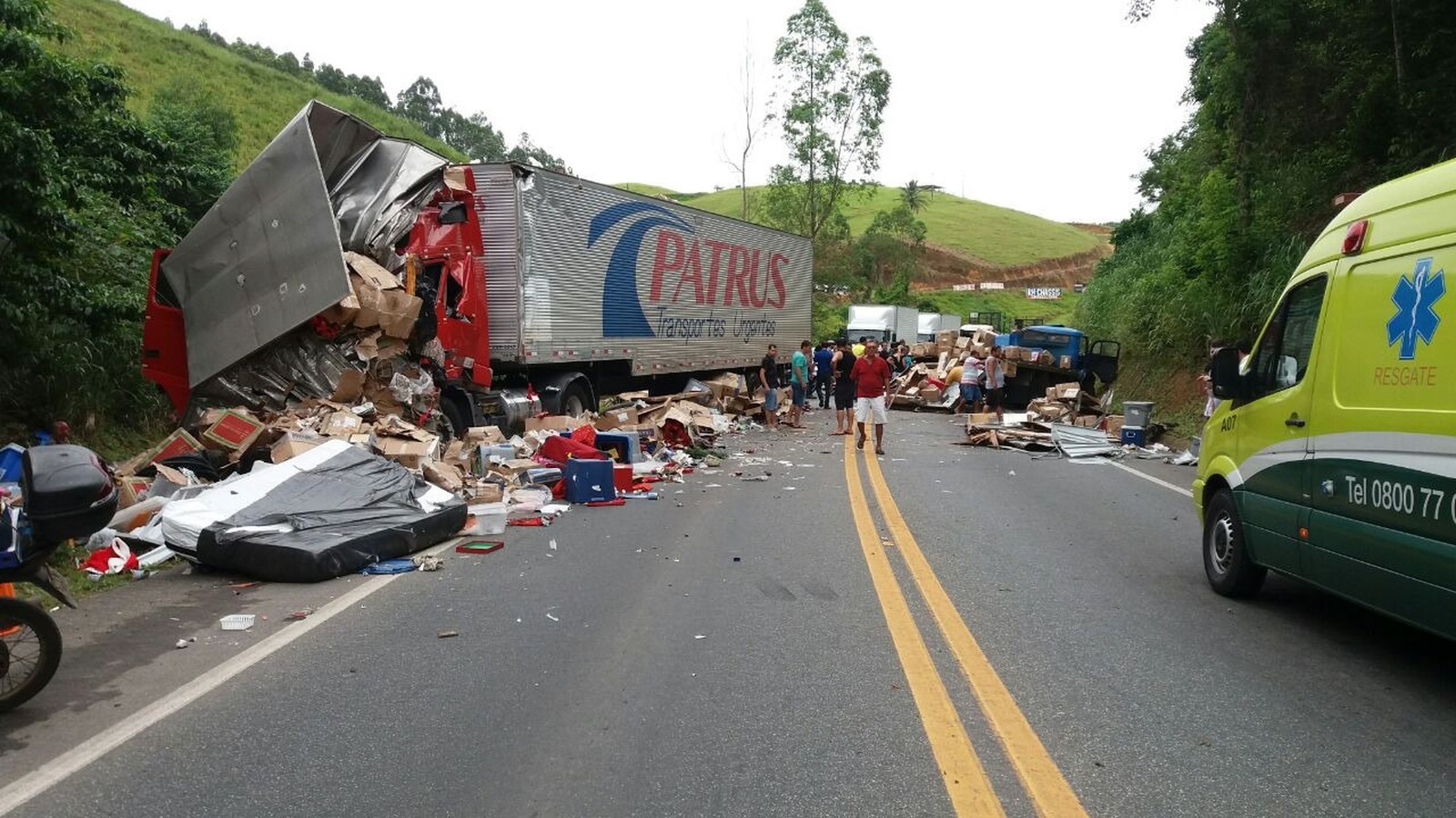 Resultado de imagem para fotos de acidentes de carretas nas estradas federais