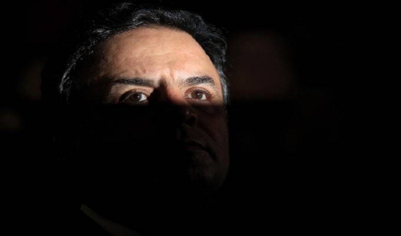 Resultado de imagem para Grampo mostra Aécio pressionando cúpula da PF para ter acesso a inquérito Furnas