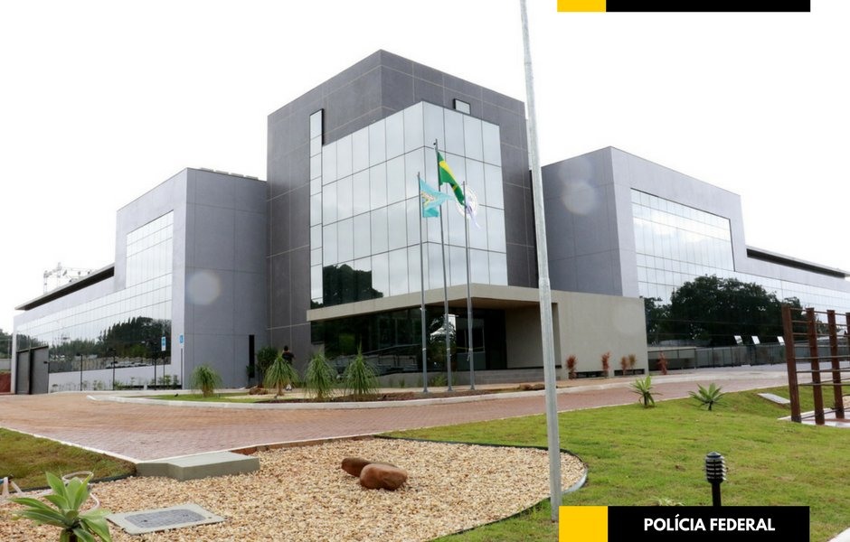 Resultado de imagem para fotos da sede da policia federal em brasilia