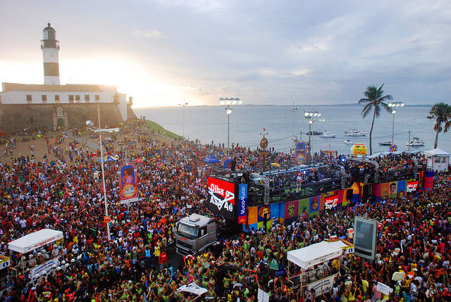 Resultado de imagem para Carnaval vai movimentar R$1,8 bilhÃ£o na economia de Salvador