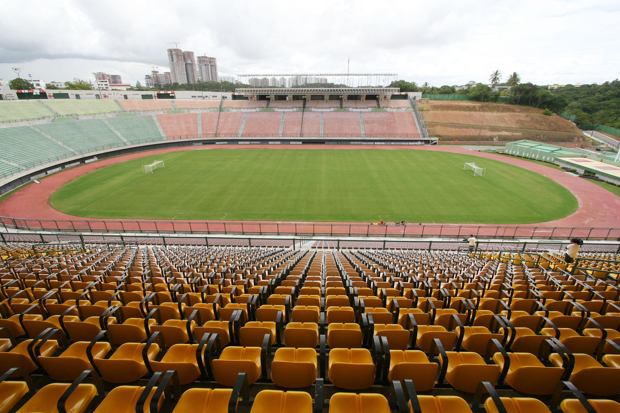 Resultado de imagem para fotos do estadio do pituaçu