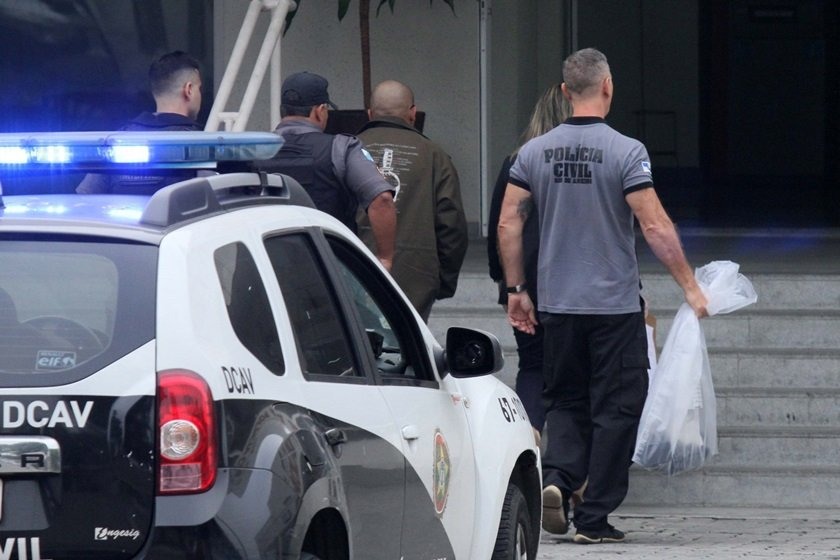 Resultado de imagem para Dois delegados e cinco agentes da PolÃ­cia Civil sÃ£o presos no Rio