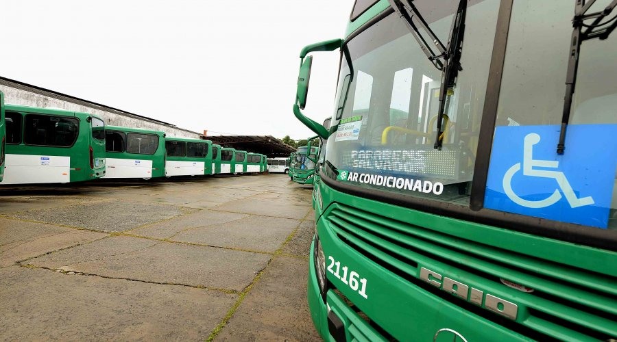 [Sem entendimento com vereadores, Neto descumpre promessa e Ã´nibus com ar condicionado permanecem sem rodar em Salvador]