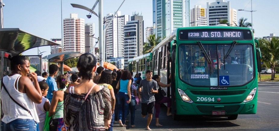 Resultado de imagem para fotos de onibus em salvador