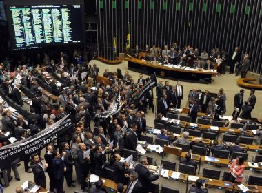 LÃ­deres do centrÃ£o fazem forÃ§a-tarefa por CPI das fake news