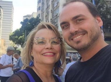 Carlos Bolsonaro lanÃ§a a mÃ£e candidata a vereadora do Rio de Janeiro