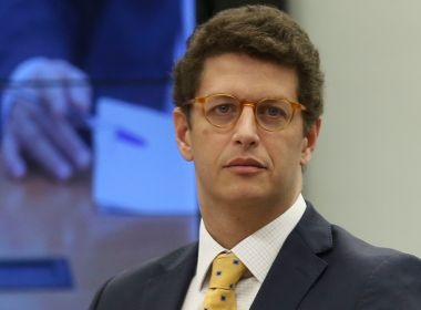 Senador vai pedir impeachment de Ricardo Salles no STF