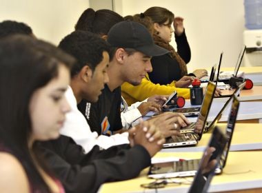 Governo prepara contrato inÃ©dito para aumentar emprego de jovens