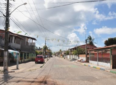 Criança de quatro anos morre vítima de bala perdida após troca de tiros em Camaçari