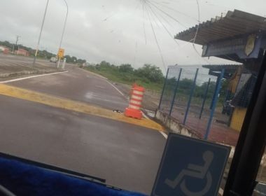 Ônibus de turismo com 44 passageiros é saqueado em Capim Grosso