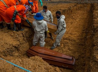 Mortes por Covid-19 explodem em Camaçari e mais 49 grandes cidades do Brasil