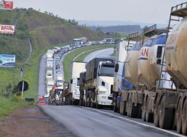 HÃ¡ 330 pontos de rodovias interditados em 23 Estados, diz AssociaÃ§Ã£o de Caminhoneiros