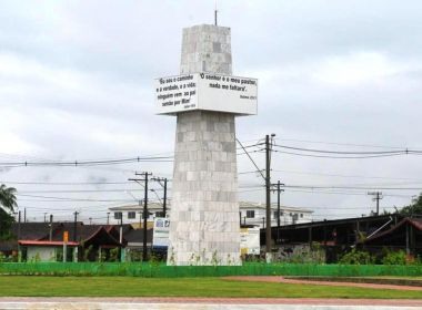 JustiÃ§a determina remoÃ§Ã£o de inscriÃ§Ãµes bÃ­blicas de praÃ§a a pedido de ateus