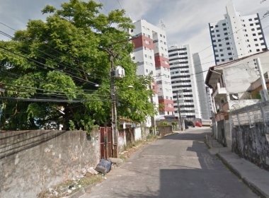 Desabamento de parte de imóvel deixa duas pessoas feridas no bairro de Brotas