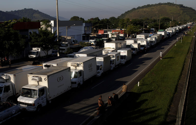 Resultado de imagem para CÃ¢mara aprova duas MPs negociadas por Temer com caminhoneiros