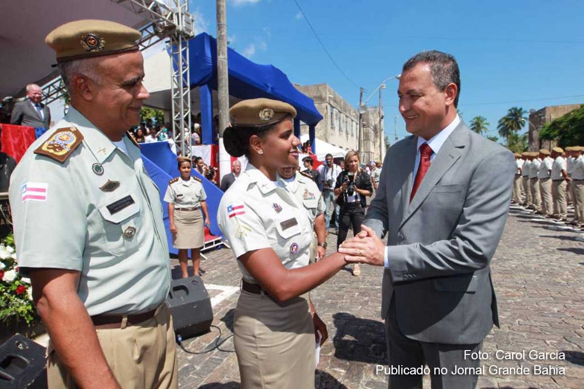 Resultado de imagem para Rui anuncia pagamento de prêmio para cerca de 15 mil policiais