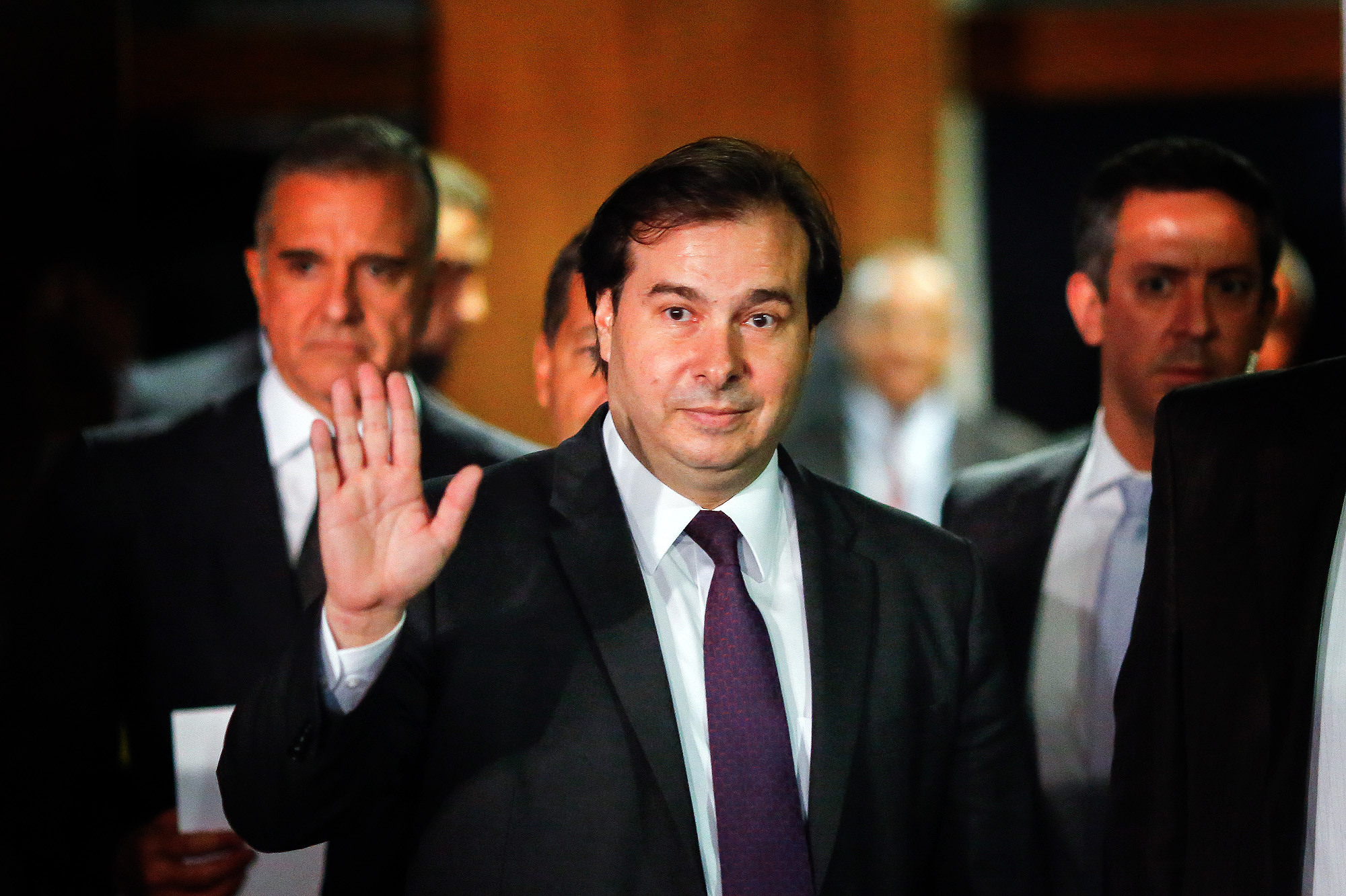 Resultado de imagem para fotos de rodrigo maia aborrecido