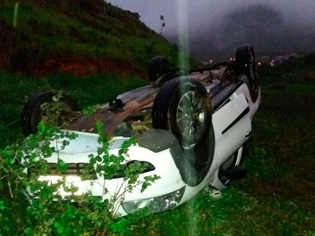 Acidente ocorreu na BR-101, entre Itamaraju e Itabela (Foto: Maurílio Garcia/Site Cocobongo)