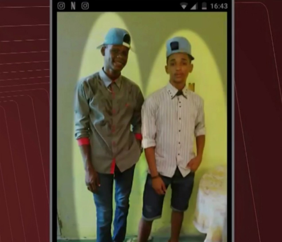 Deivid Barreto, de 16 anos, e de Cleidson Santos, de 15, mortos a tiros na estação de trem no subúrbio (Foto: Reprodução/TV Bahia)