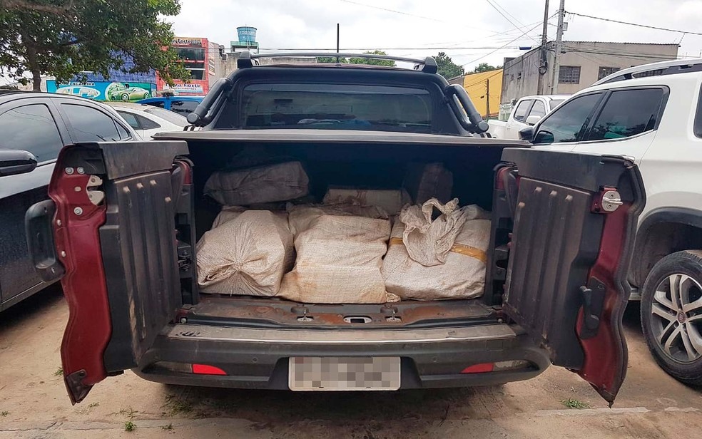 Carro que transportava maconha e foi apreendido em Feira de Santana, na Bahia â?? Foto: DivulgaÃ§Ã£o/PolÃ­cia Civil